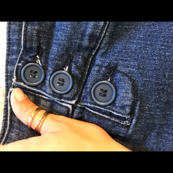 Jean shorts with lots of cute buttons - Picture 2 of 4